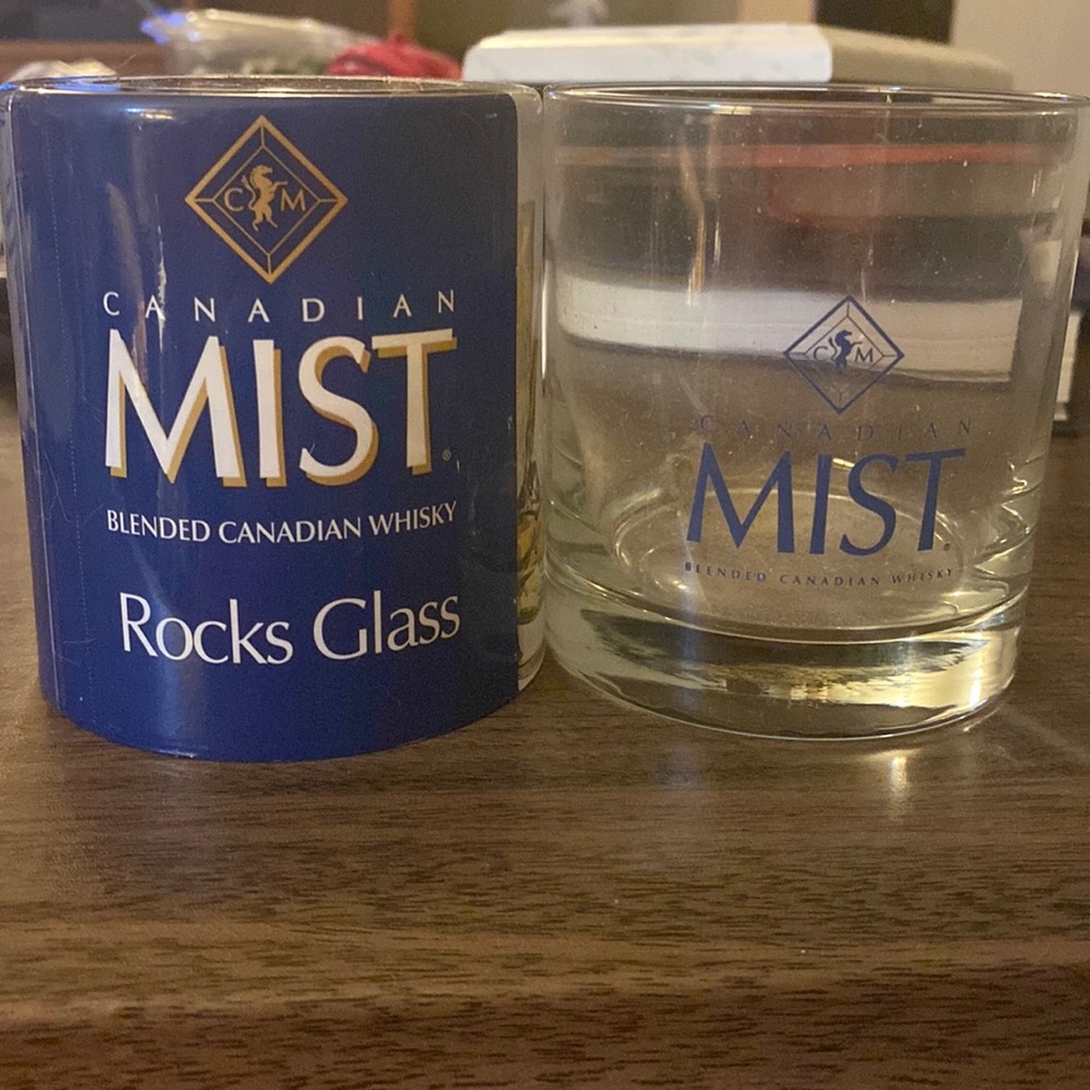 Brand new Canadian Mist Rocks glasses.